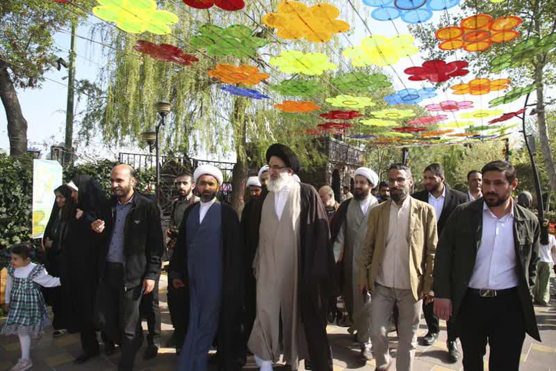 جشنواره باغ گل لاله ها با محوريت ستاد کانون هاي مساجد برپا شد